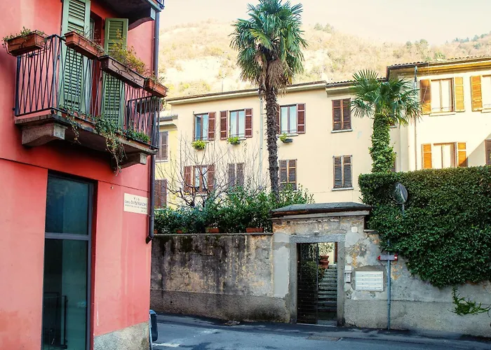 Il Lauro - By Myhomeincomo